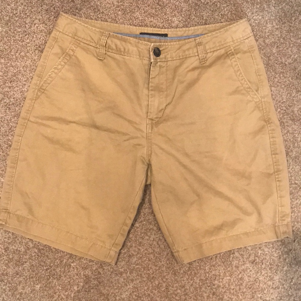 American eagle khaki shorts